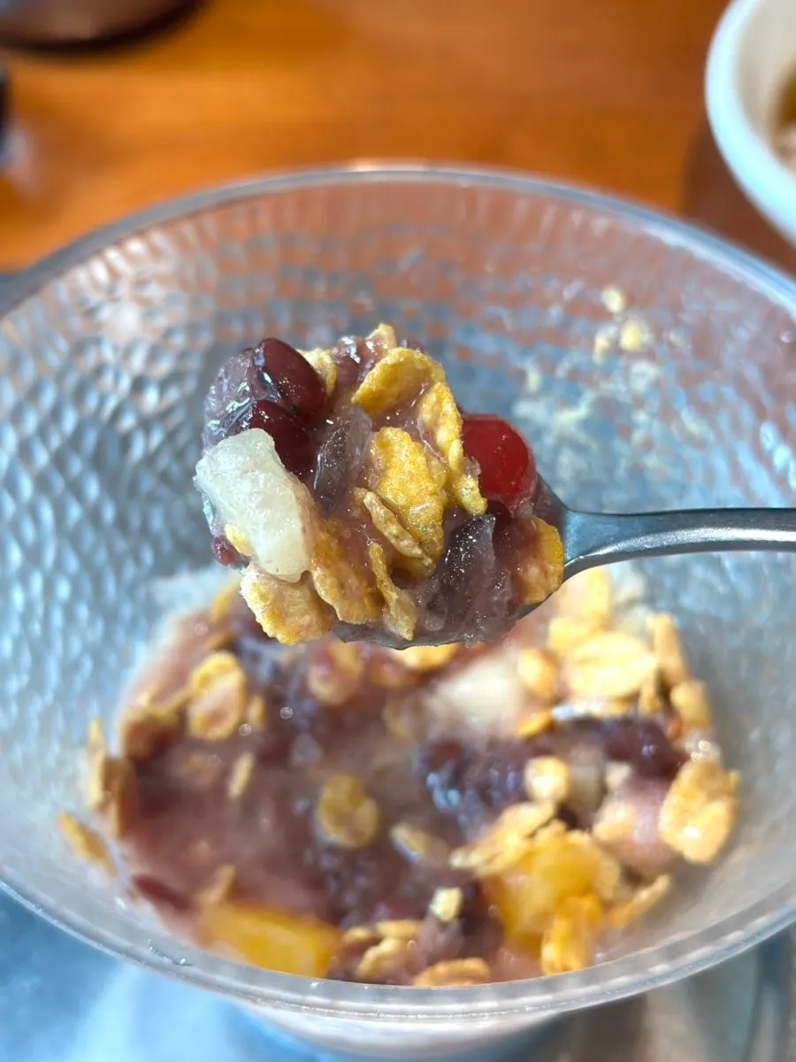 Patbingsu topped with red beans and rice cake