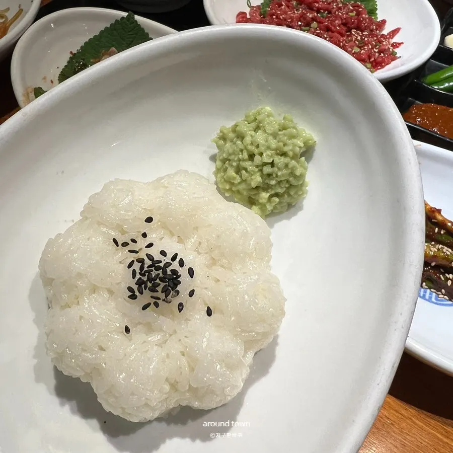A bowl of tangy, spicy jjolmyeon