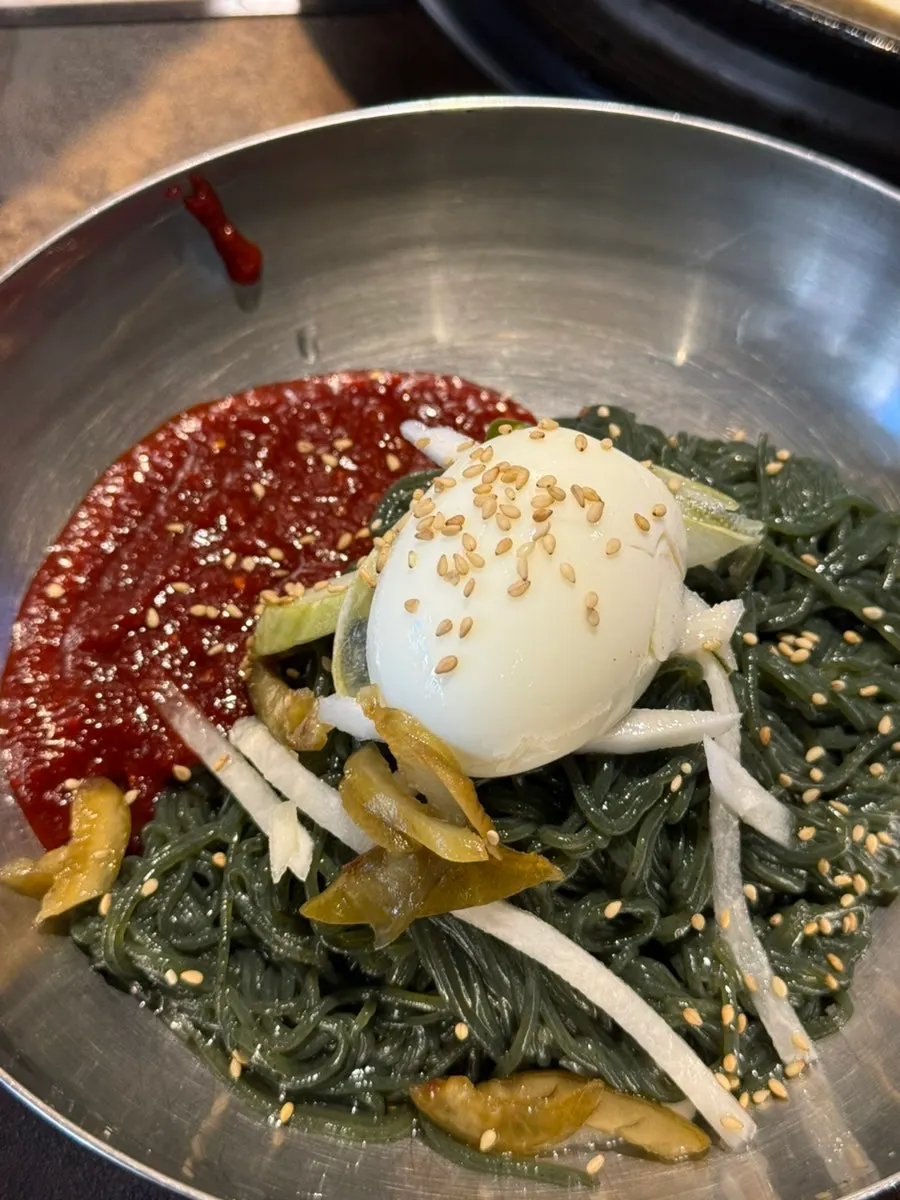 Ramyeon paired with the grilled meat