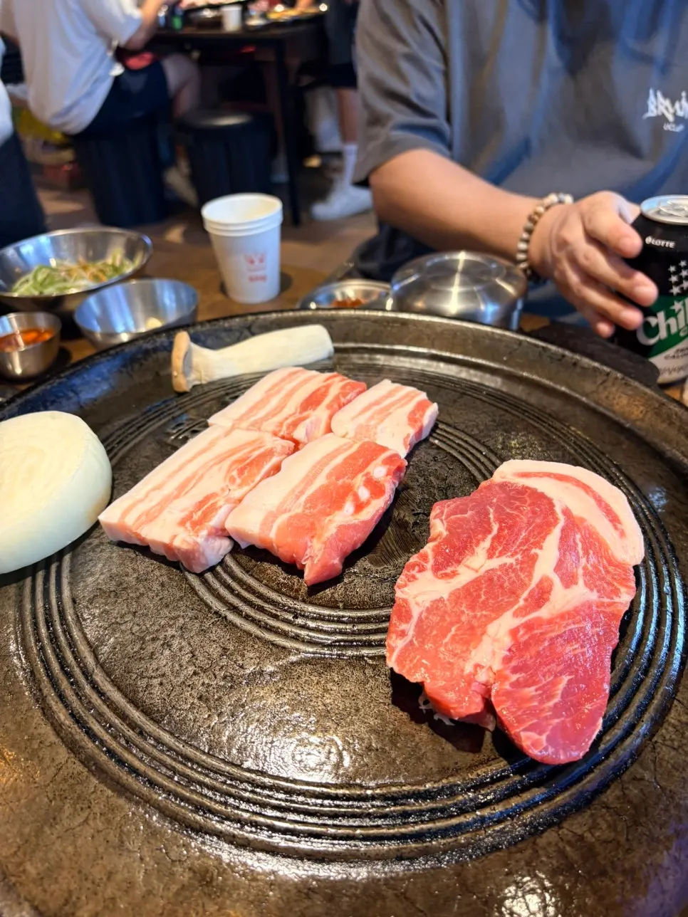 주문한 삼겹살과 목살 생고기