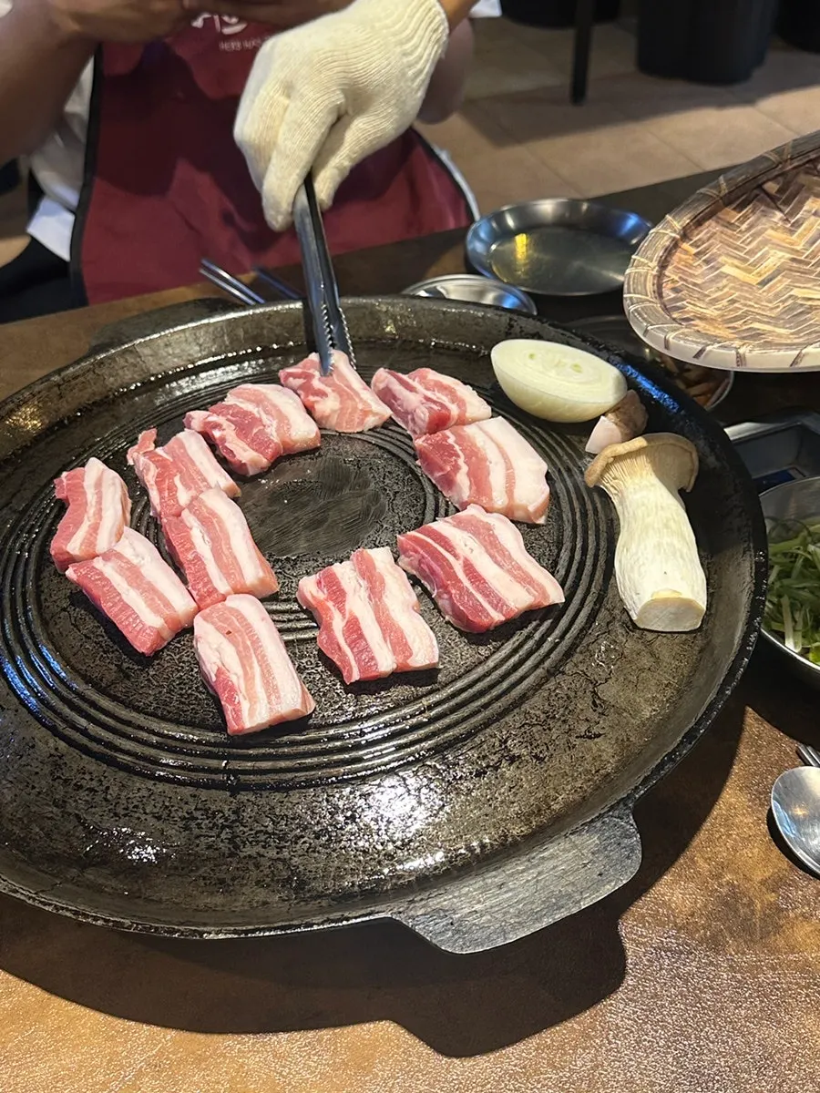 고기가온당 생오겹살 2인분 접시