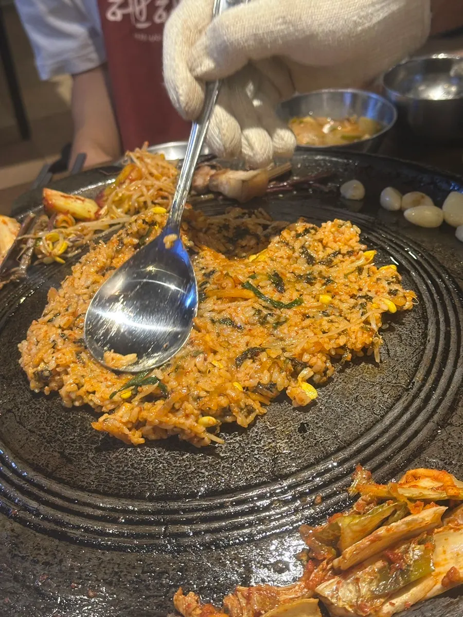 고슬고슬하게 볶아진 무생채볶음밥