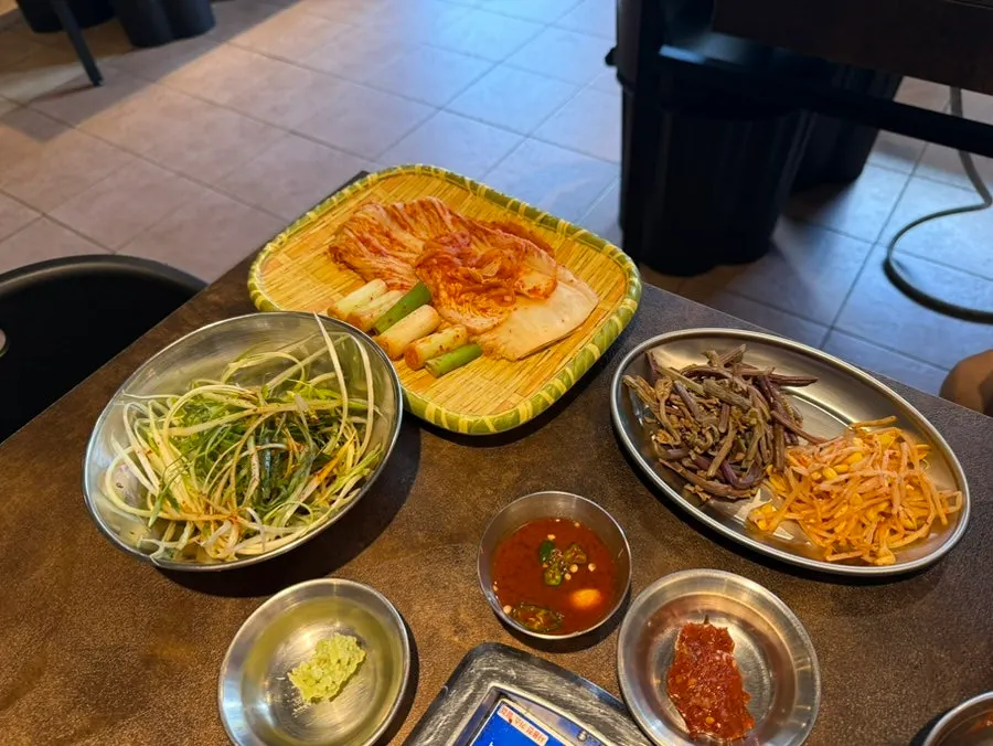 Basic side dish spread with mukbap and pajeori