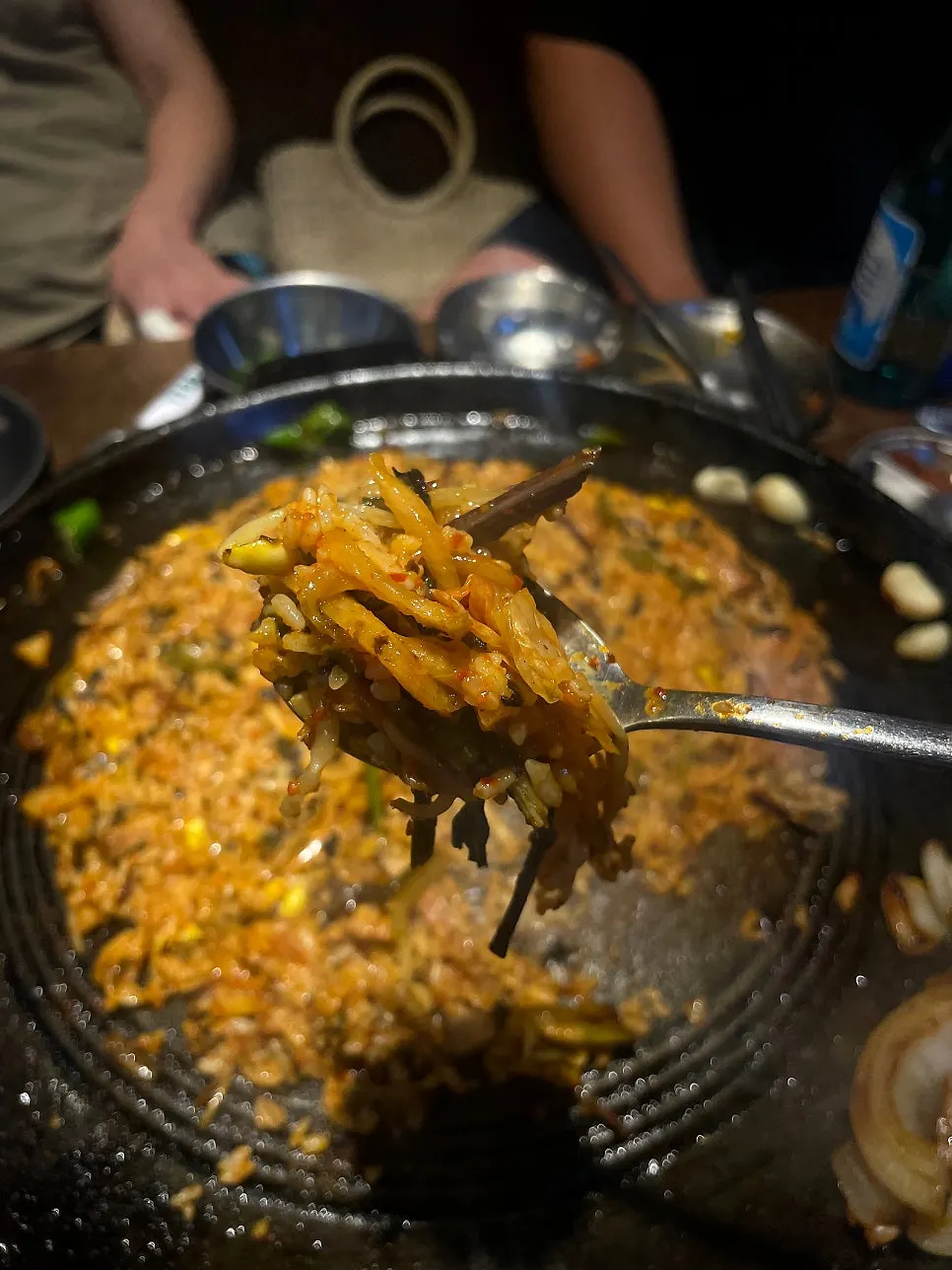 주방에서 볶아 나온 볶음밥