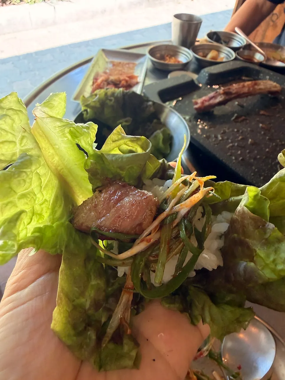 Thick-cut meat grilled without burning