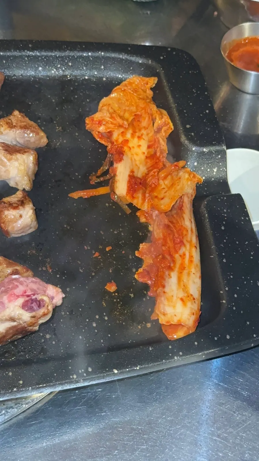 선분홍빛 목살 단면