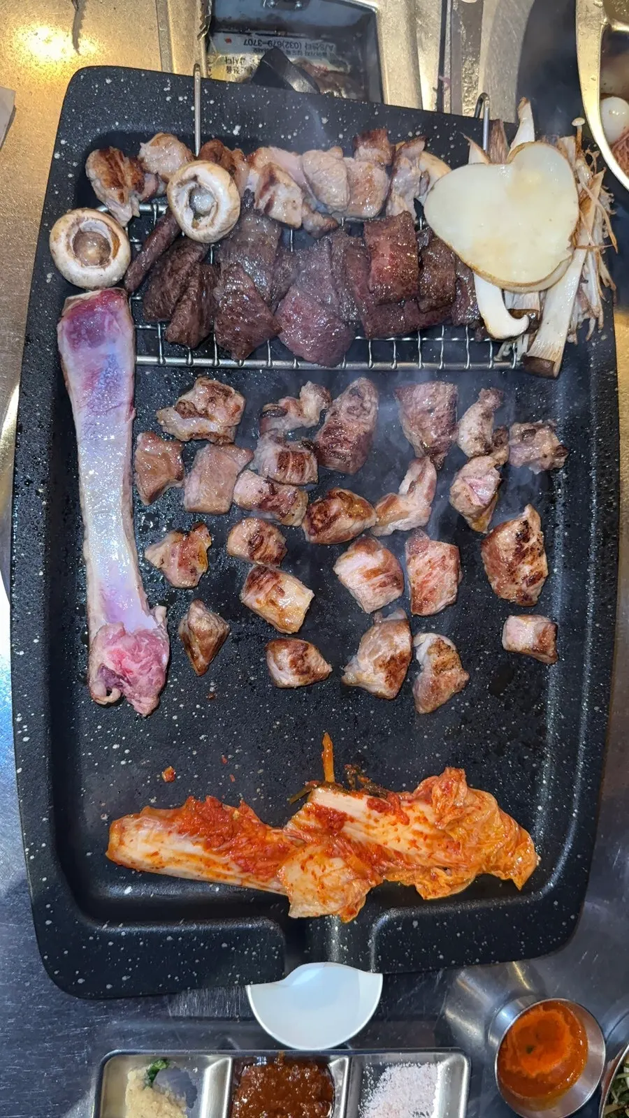 잘라 놓은 목살 조각