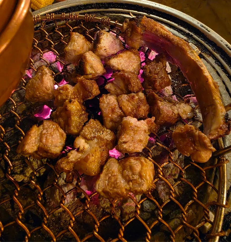 김가루가 뿌려진 깍둑밥