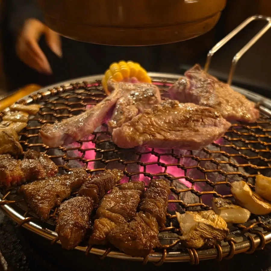 고기꾼김춘배 홍대본점 매장 분위기