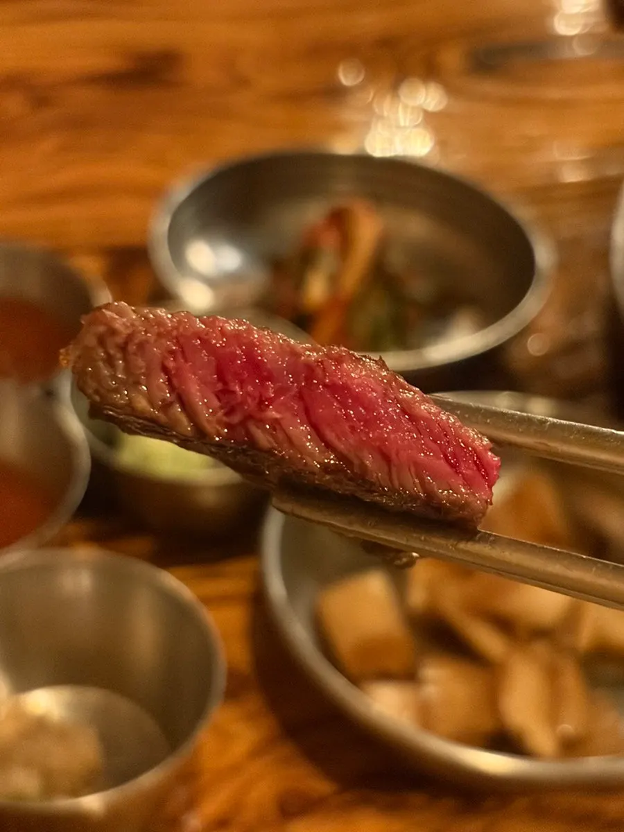 Hanwoo sirloin grilled by the staff