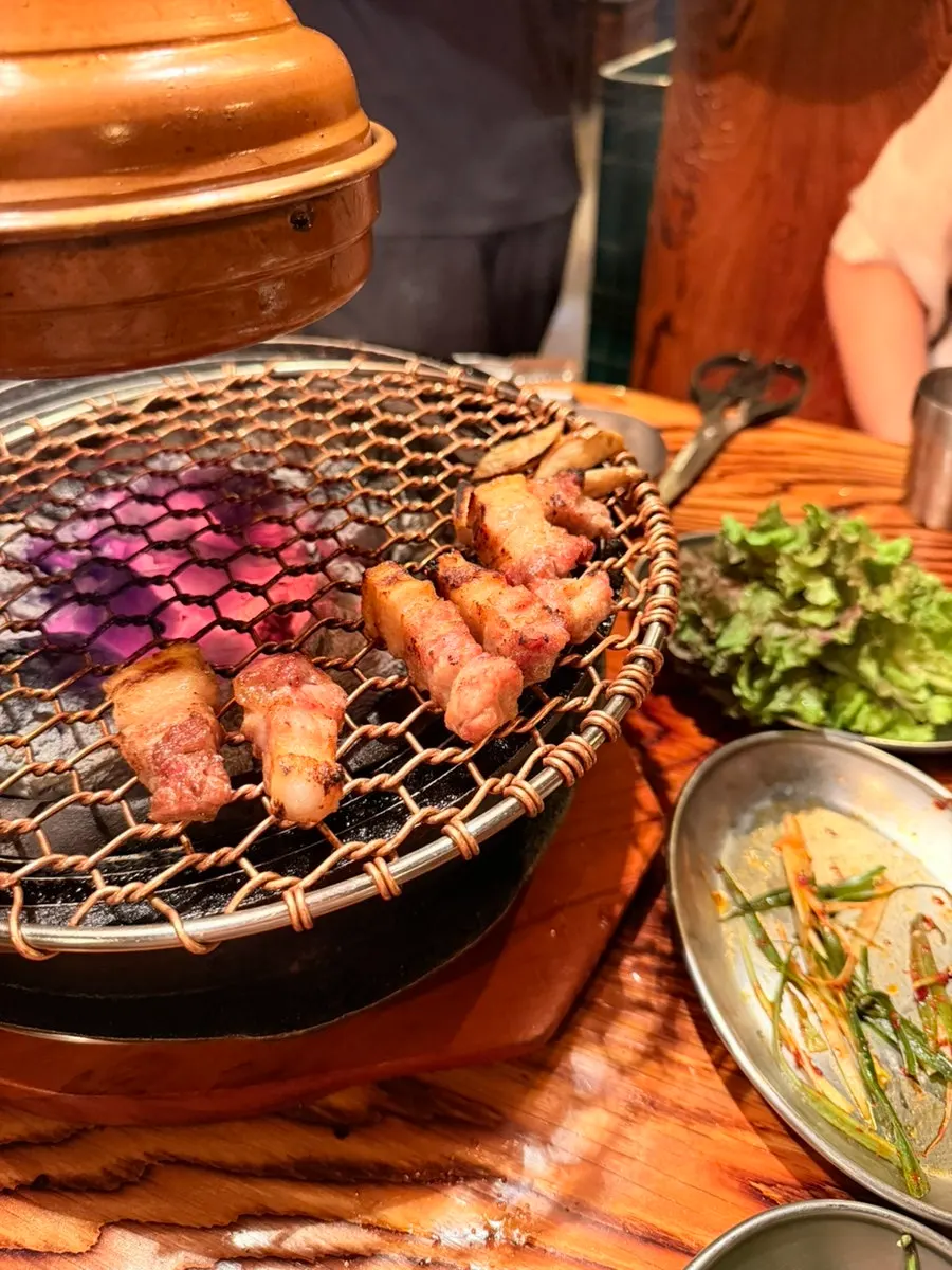 화로에 함께 구워 나온 옥수수