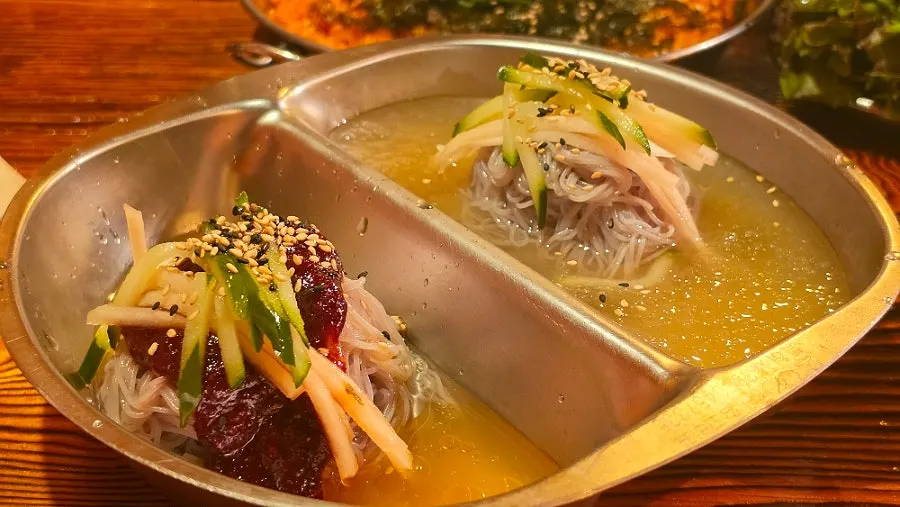 고기 후에 주문한 반반냉면과 깍두기볶음밥