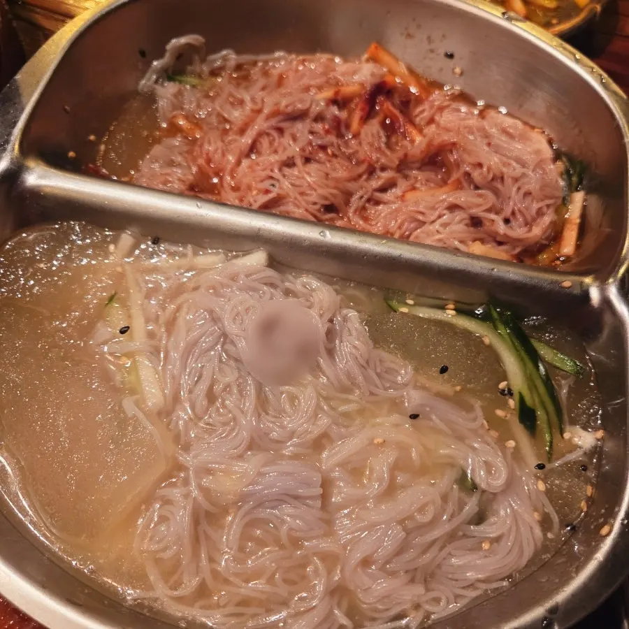 시원한 육수의 물냉면 쪽 클로즈업