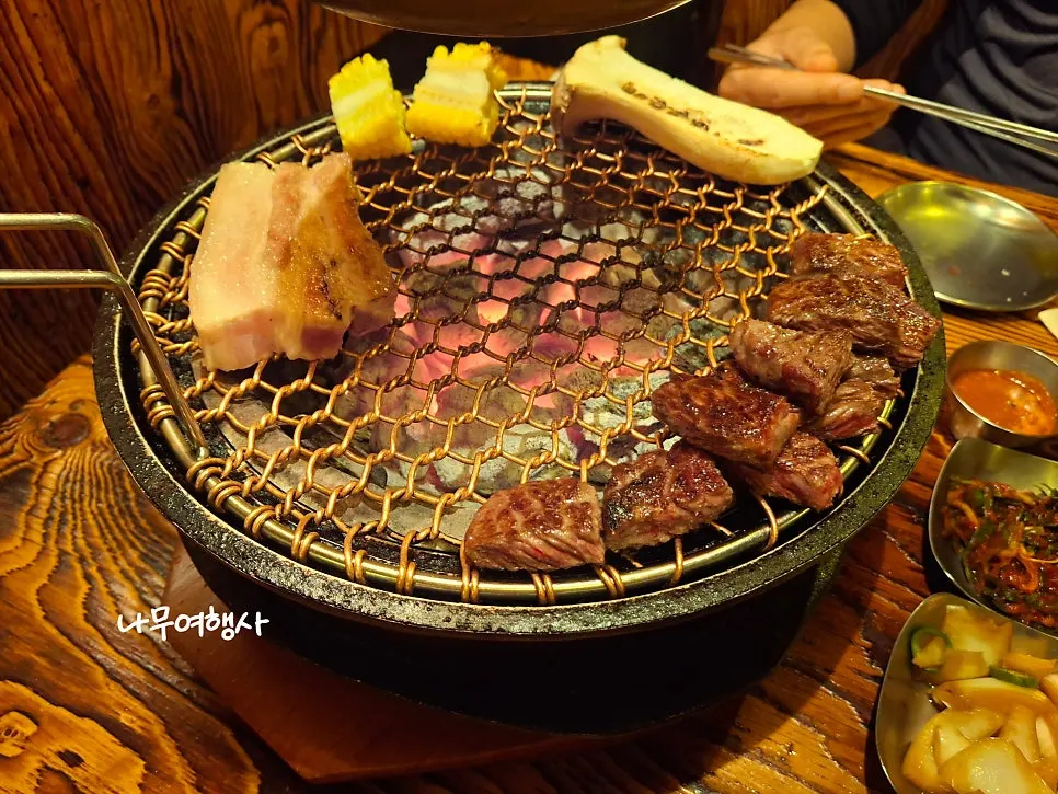 A piece of beef sirloin eaten with salt