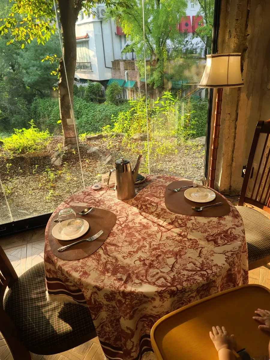 Entrance view of Pig Mie-eul restaurant