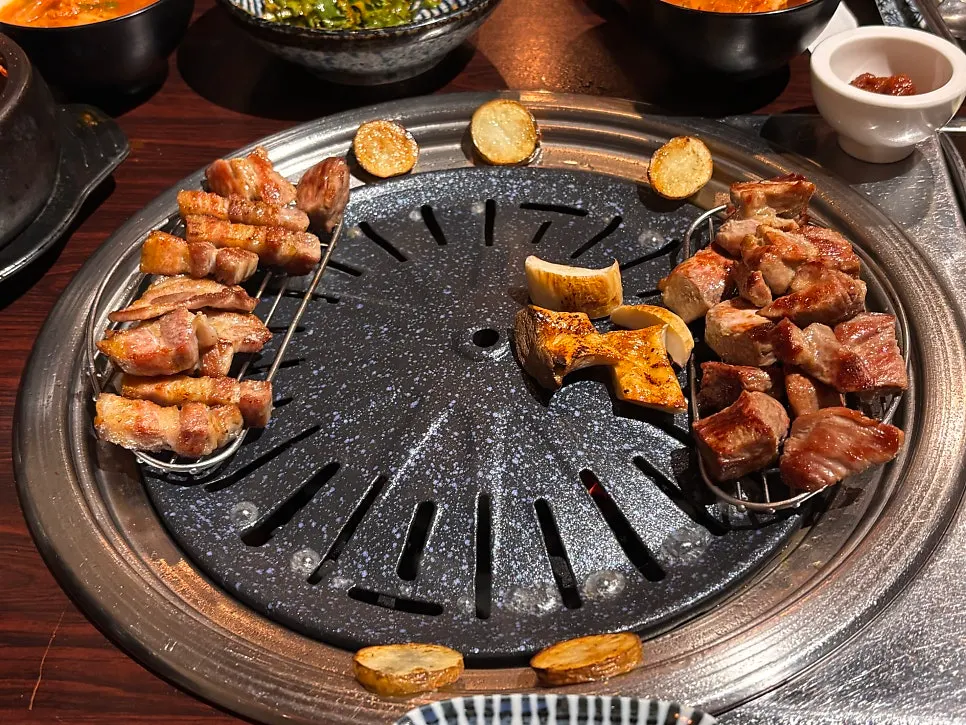 Perfectly browned meat cut into bite-sized pieces