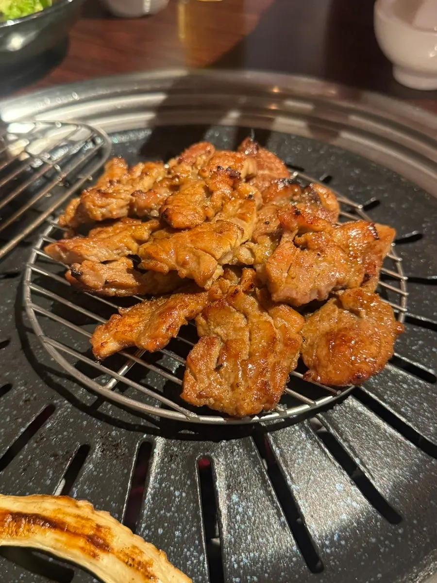 숯불 향 입은 양념 돼지갈비