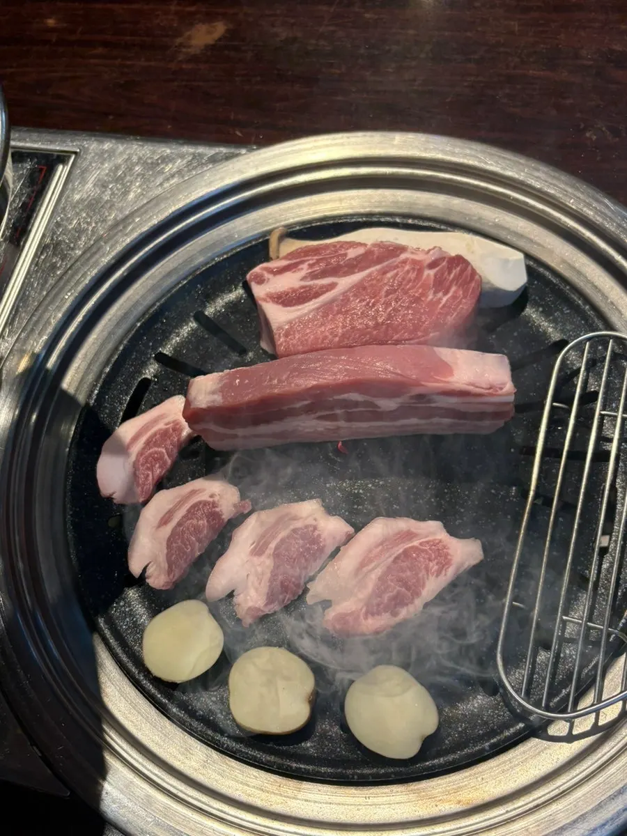 달콤하고 매운 게장과 밥