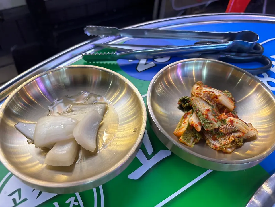 고기와 곁들여 먹는 기본 반찬 상차림