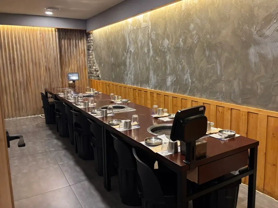 Table layout at Gogit-ri 88beonji Changwon Sangnam Branch