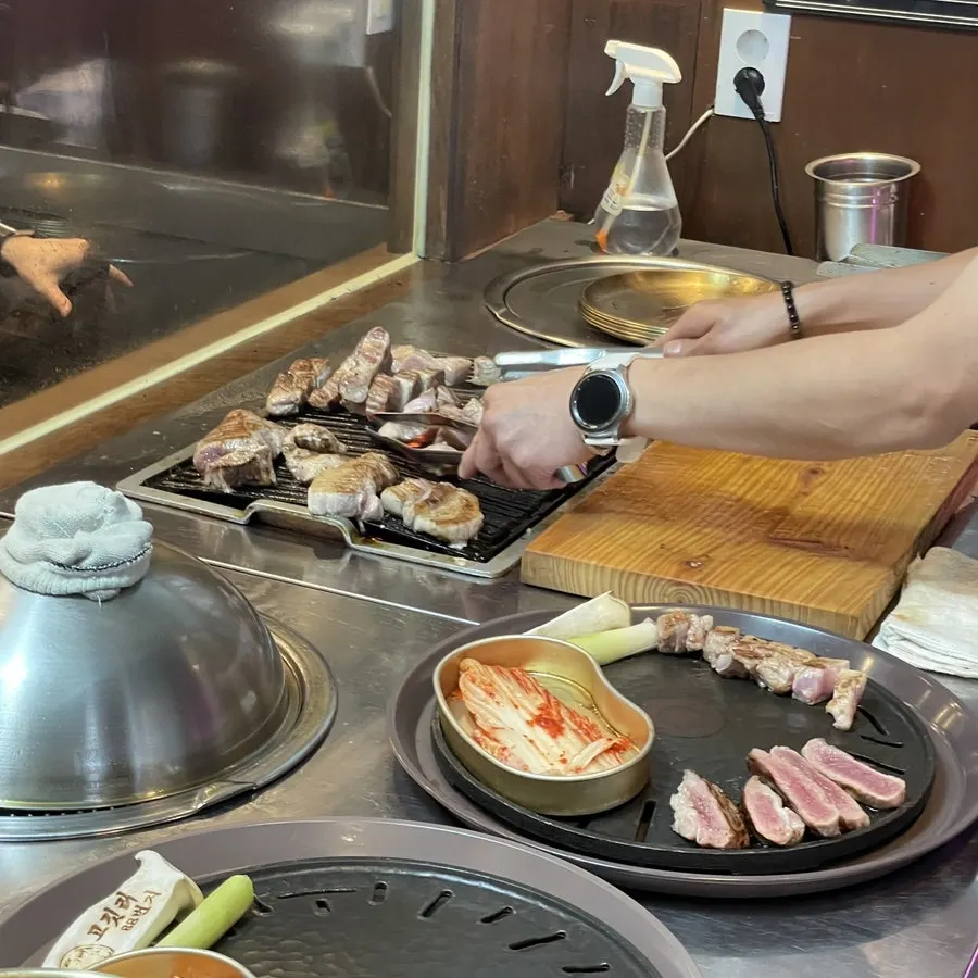 2주 숙성 국내산 돼지고기 모둠 접시
