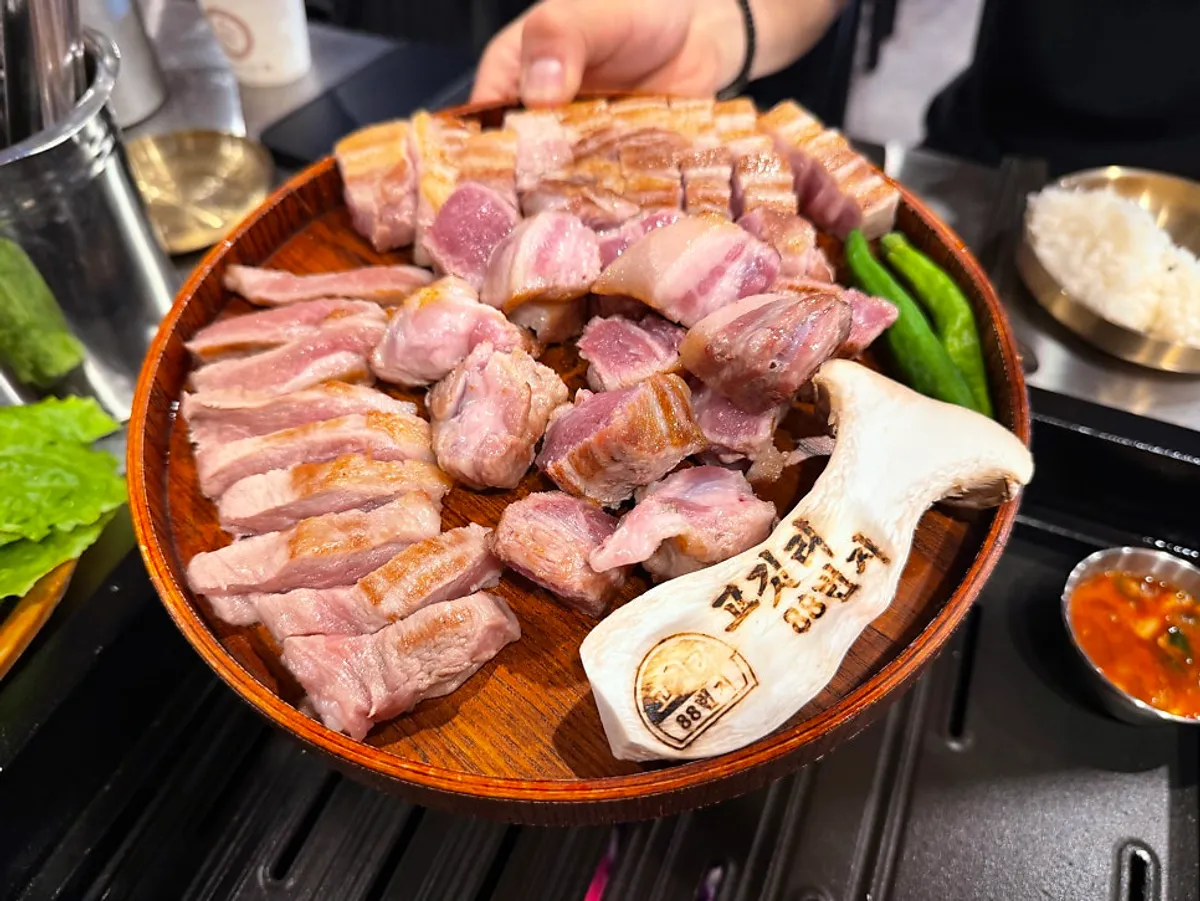 Gogitri Modeum A combo with pork belly, pork neck, and skirt meat