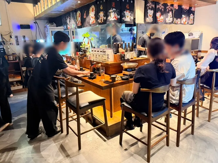 테라스 포함 테이블석과 다찌석으로 나뉜 좌석