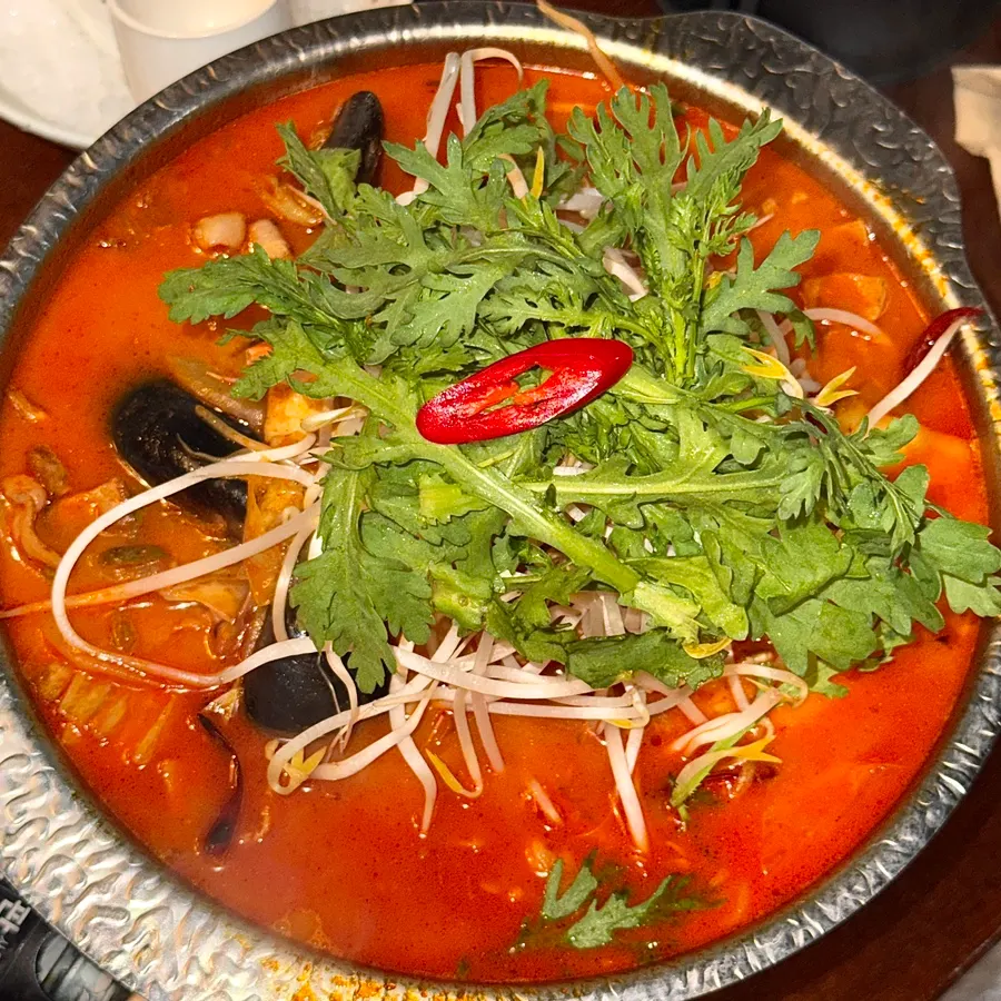이자카야 고코 얼큰 해물나베 한 냄비