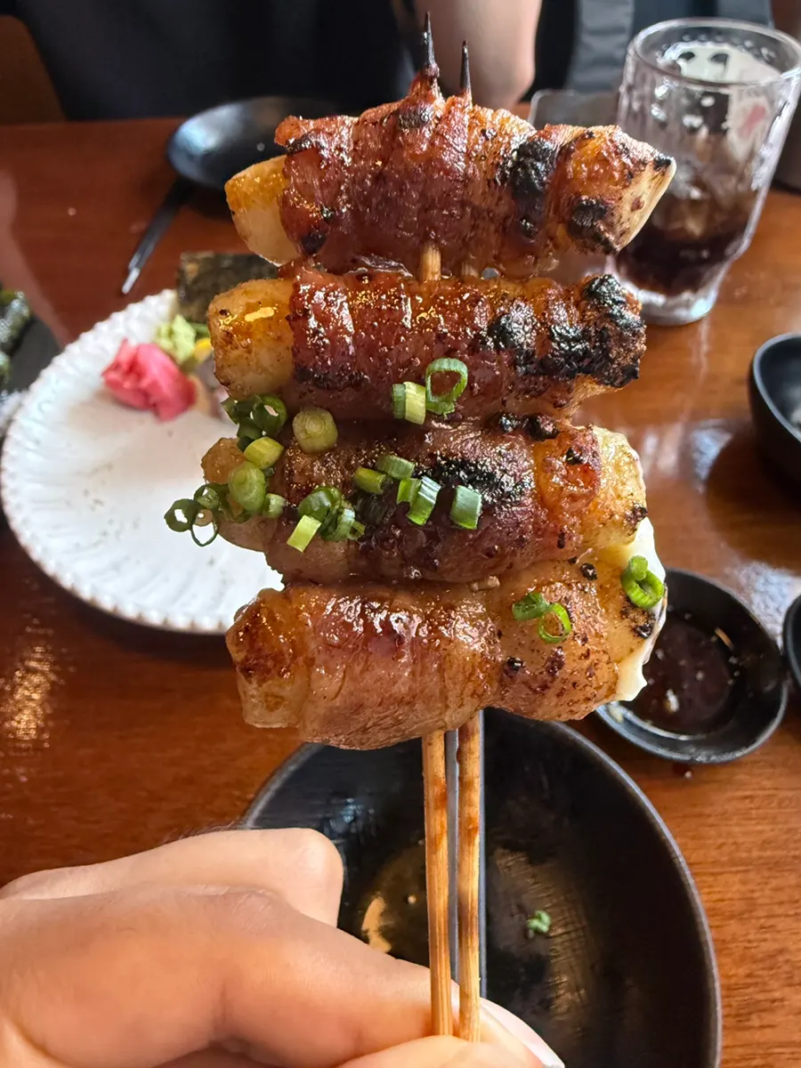 Yakitori được chia sẵn để ăn
