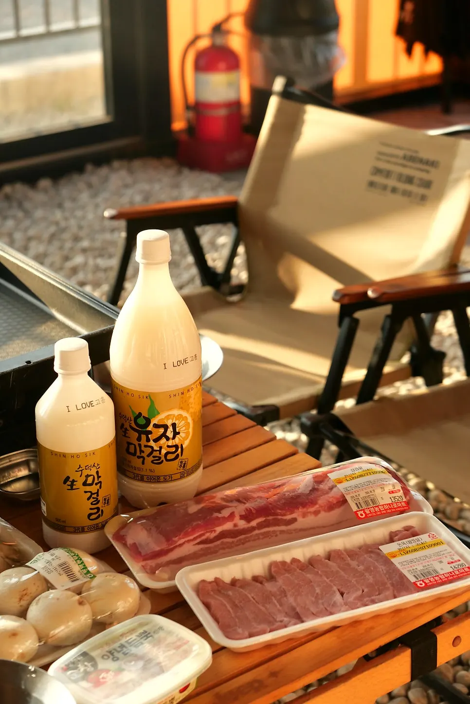 Goheung makgeolli and green figs