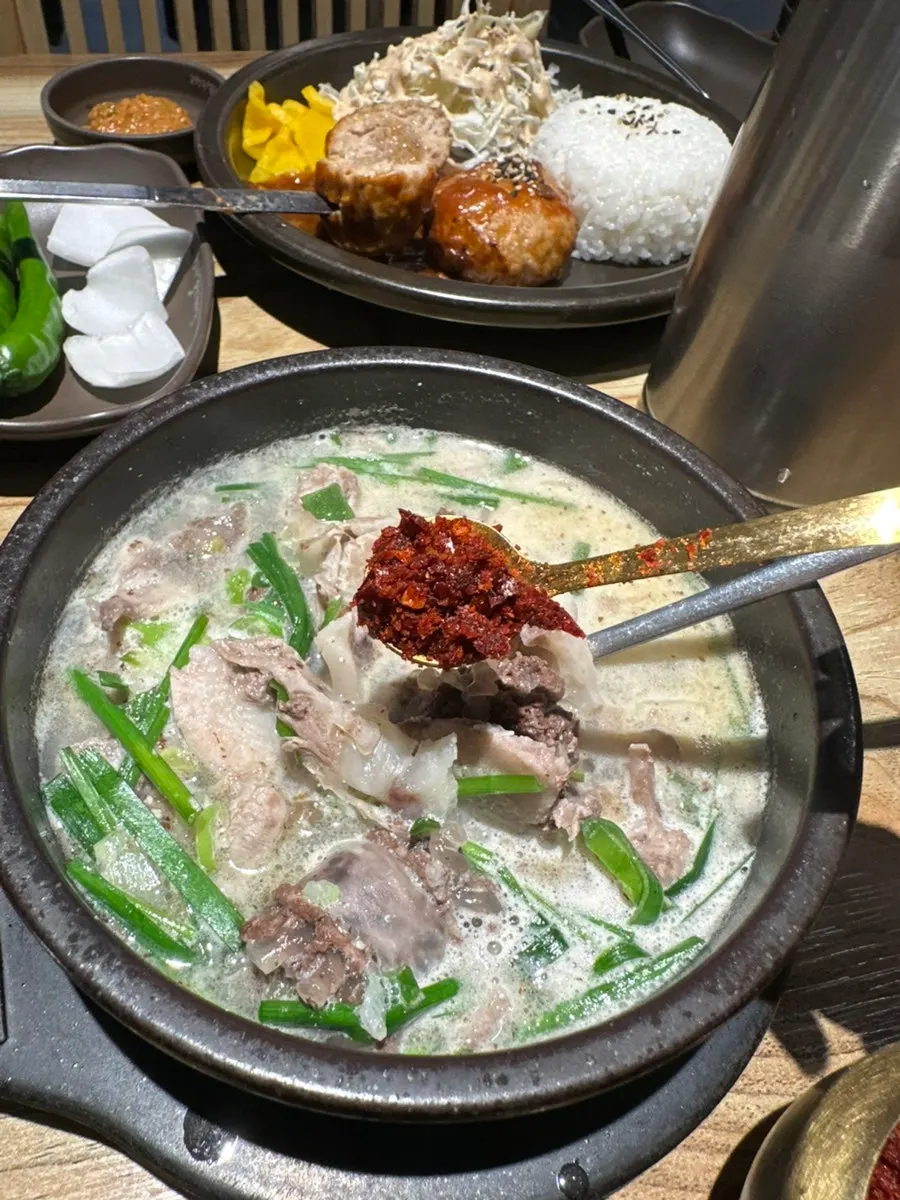 국물과 건더기를 떠올린 순대국