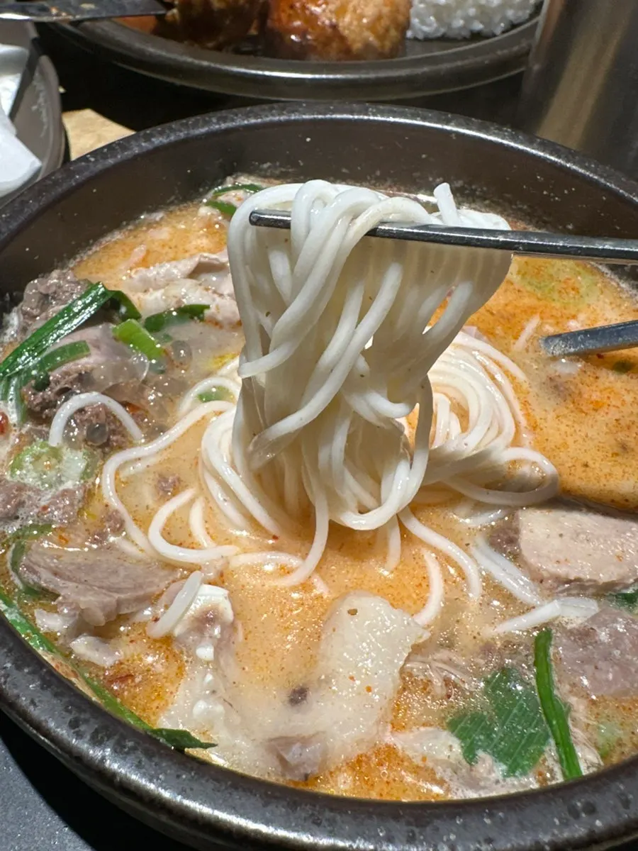 얼큰해진 순대국 국물