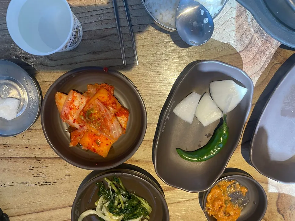 반찬을 추가할 수 있는 셀프바