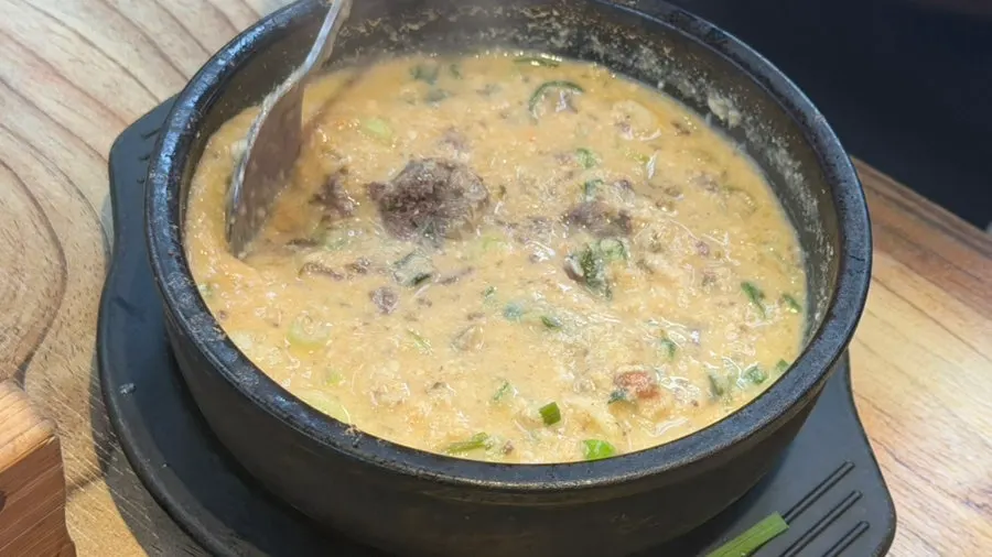 A bowl of soybean-dregs sundae soup at Gohyangok Eolkeun Sundaeguk Wondang Branch