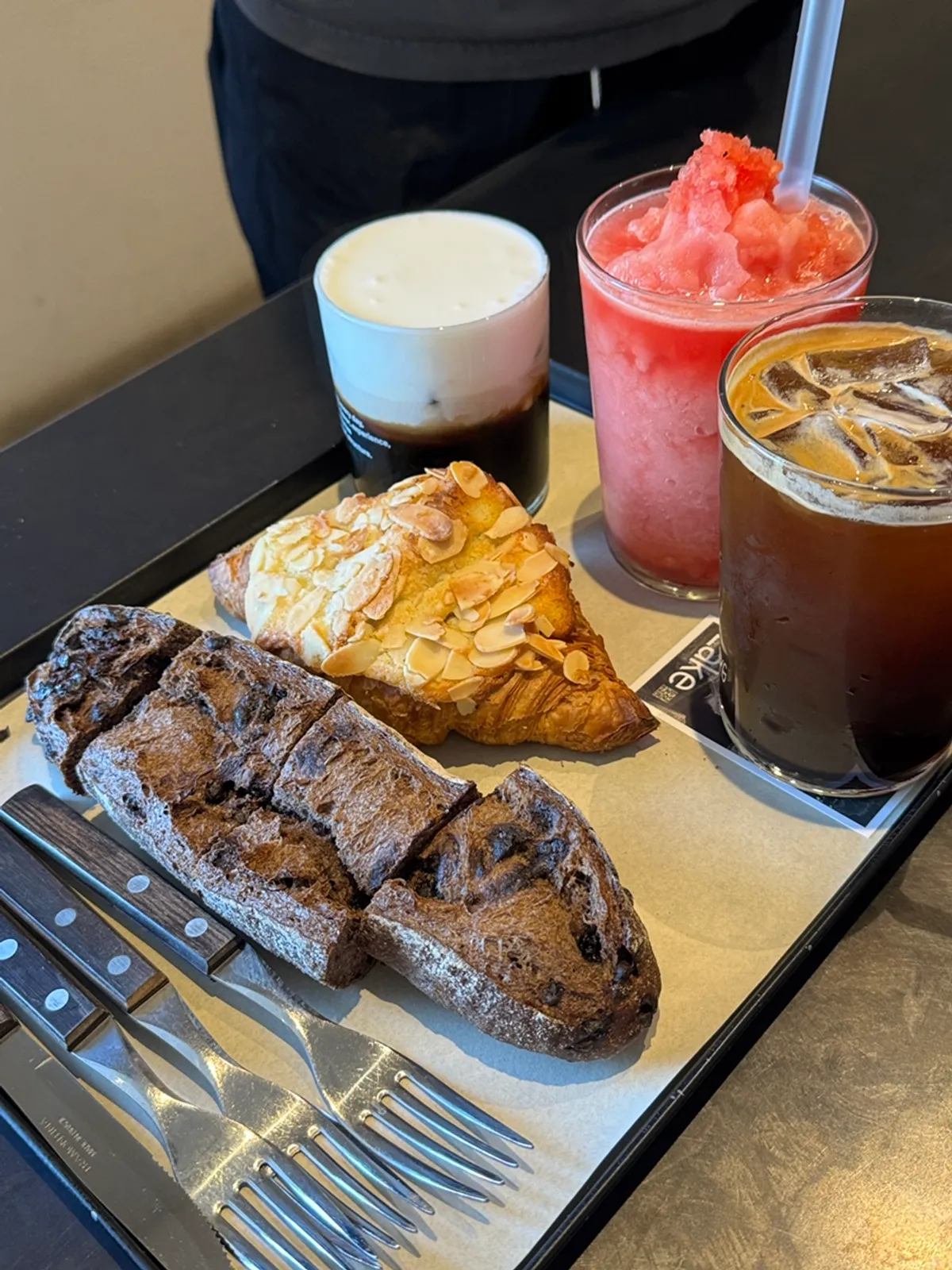 Signature view of Degree Gojan Branch bakery café