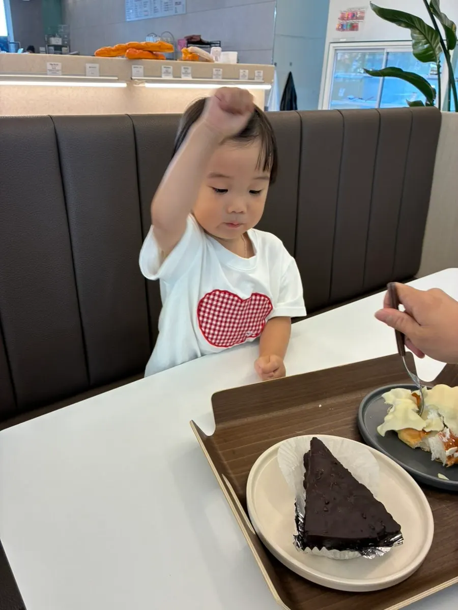 플라워팟카페 망고왁뿌소금빵과 브라우니