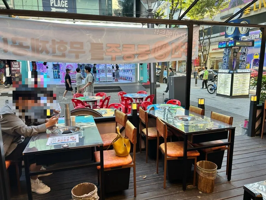 테라스 테이블 배치 모습