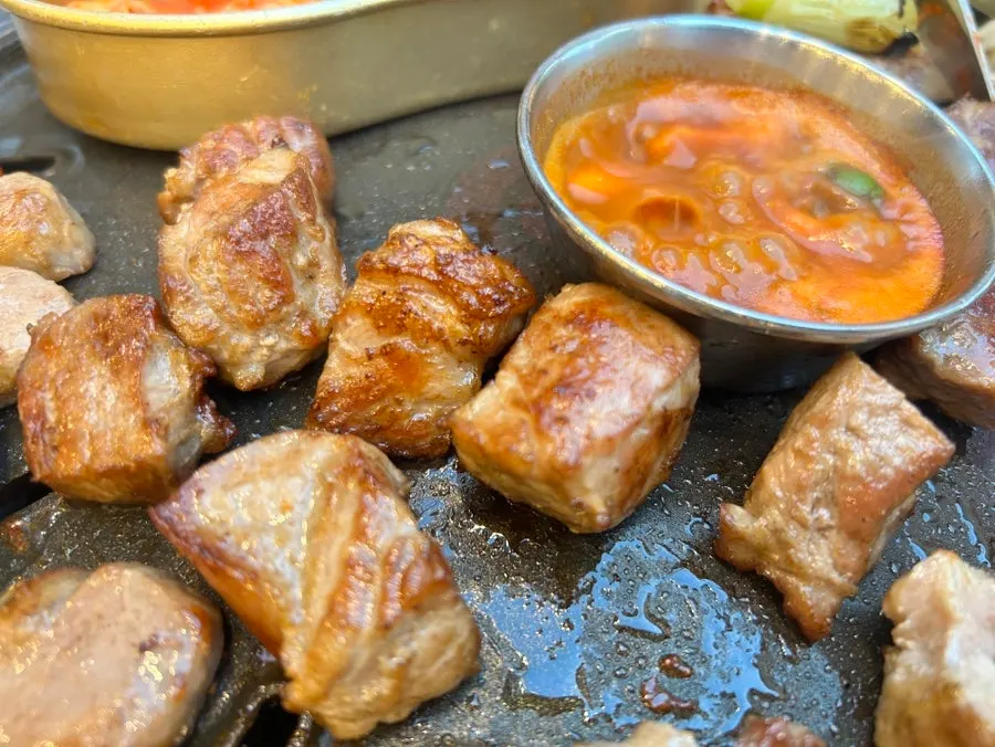 지방과 살코기 비율이 적당한 삼겹살