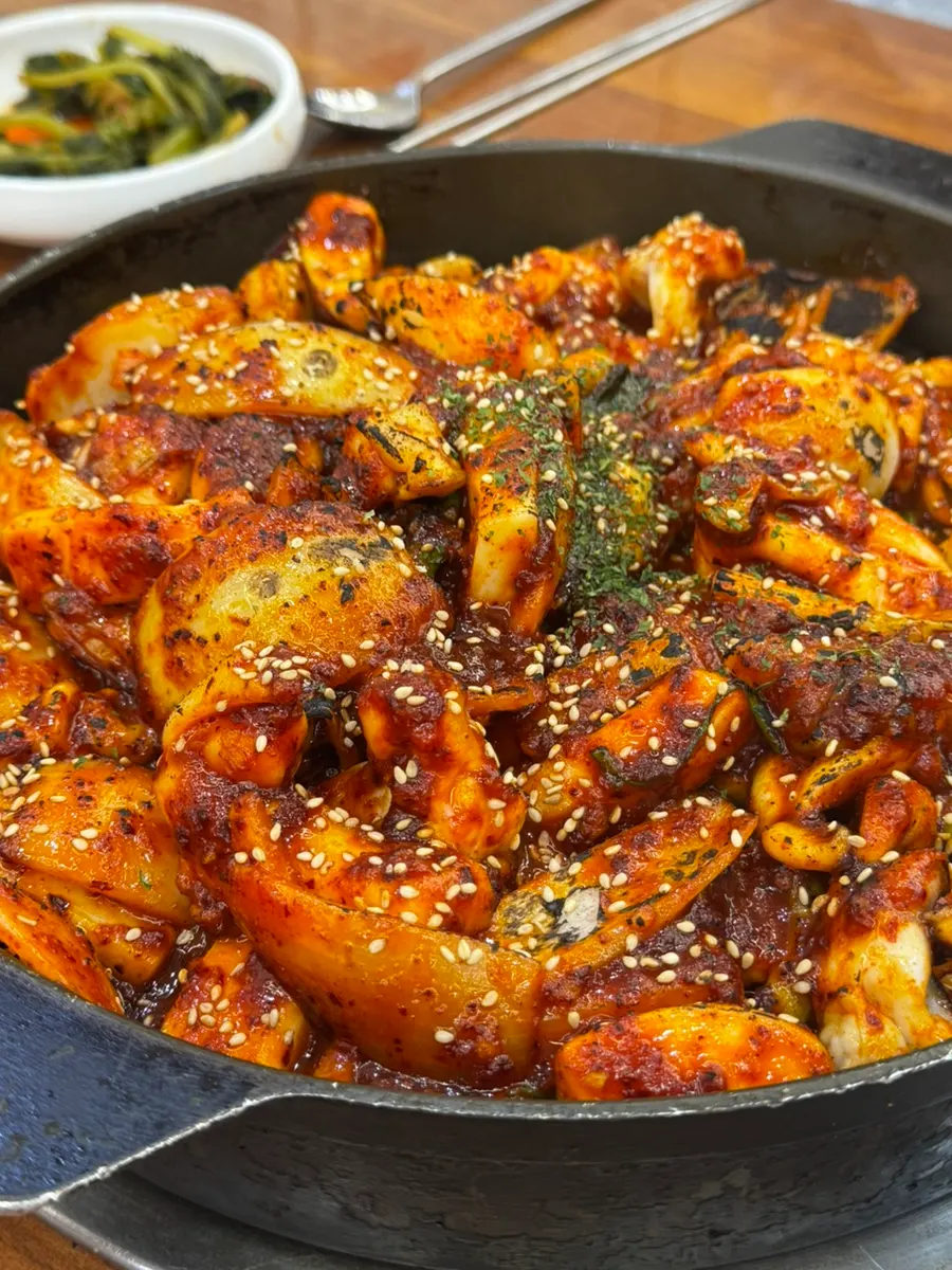 저녁 메뉴로 먹은 갑오징어불고기 한 상