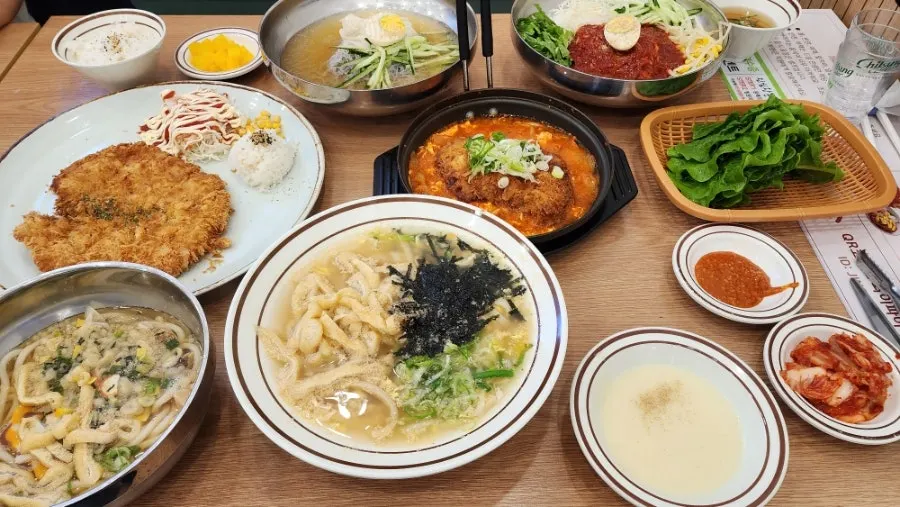 Meal dishes delivered by the serving robot