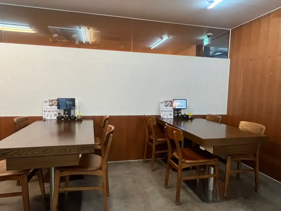 넓고 깔끔한 골목냉면1966 대구 홀 전경