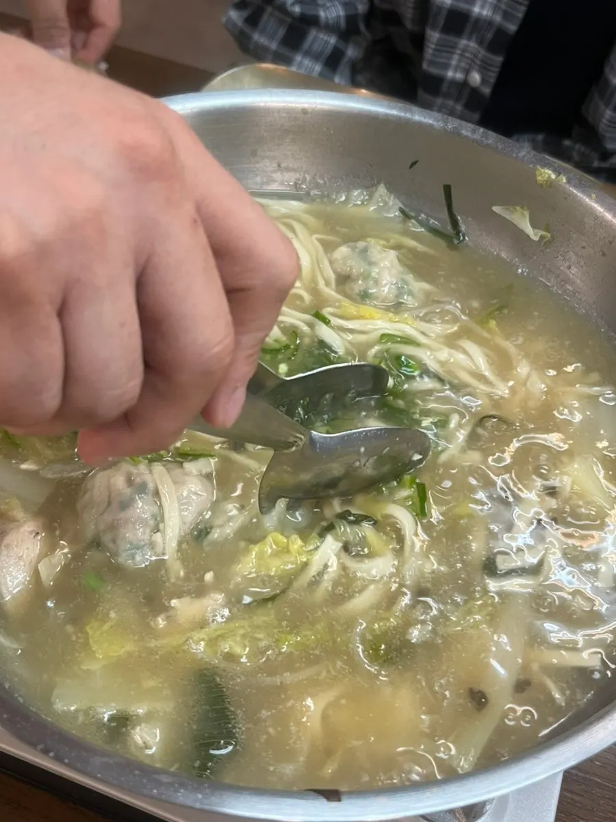 청양고추를 넣어 얼큰해진 칼국수