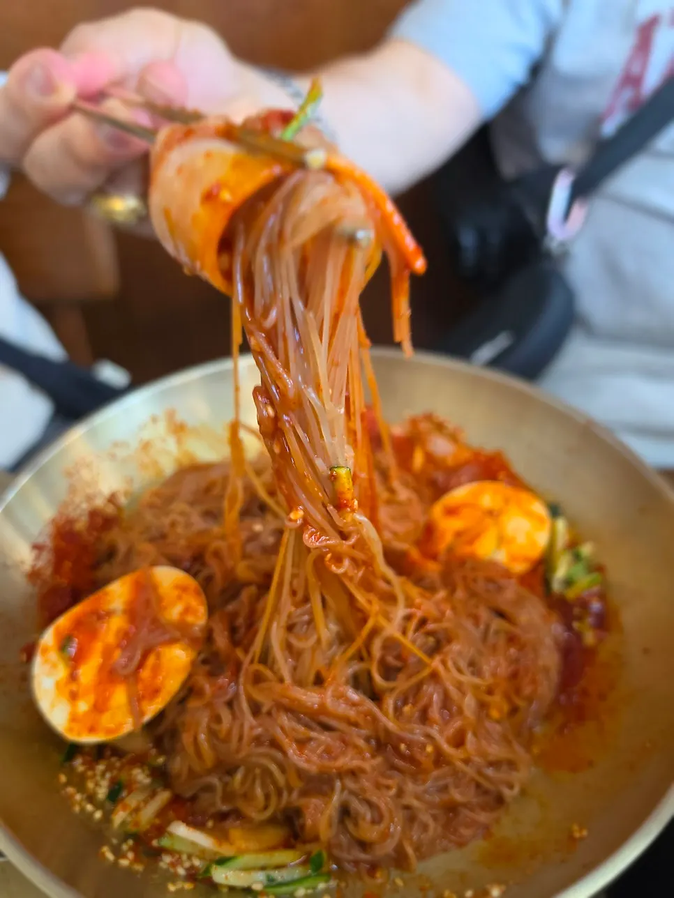 비빔냉면과 닭한마리 국물 조합
