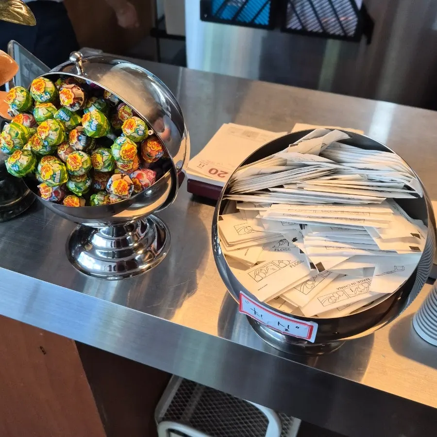 카운터 후식 사탕 등 매장 서비스