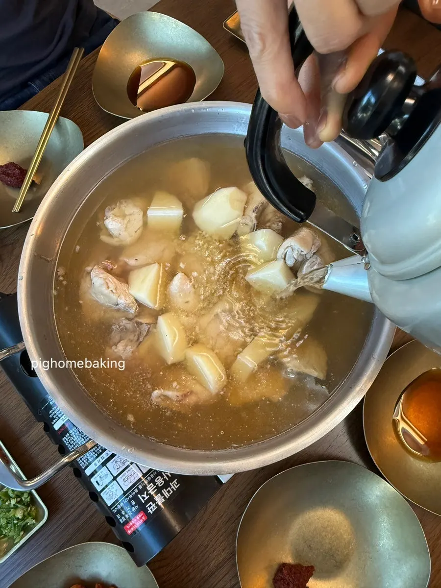 Dak hanmari hot pot and individual plate