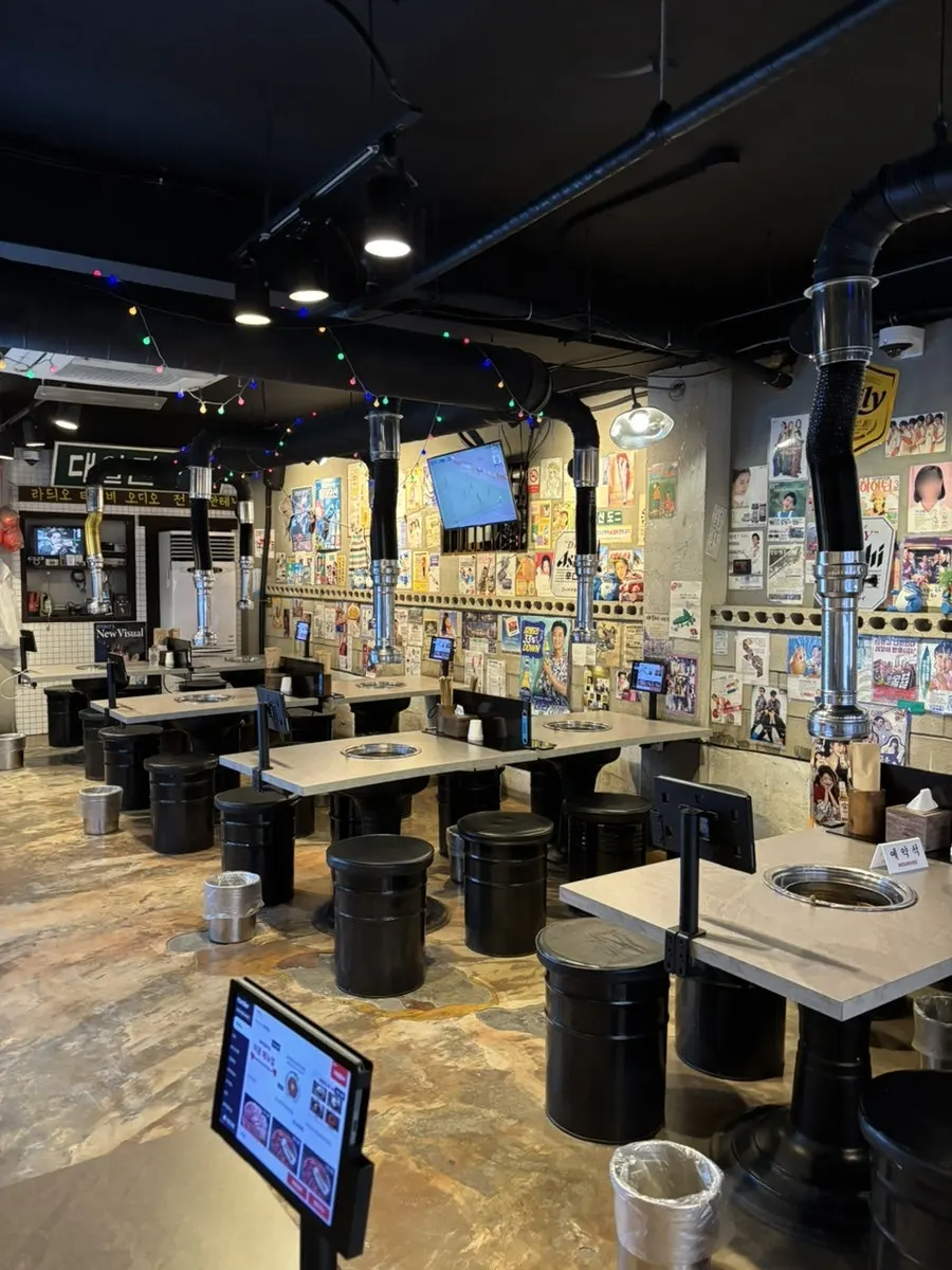 Spacious seating inside Golmokjip Galbisal at opening time