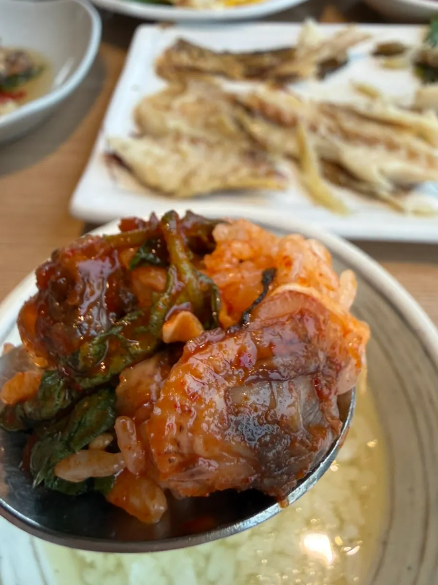 Seasoned cockles mixed into rice