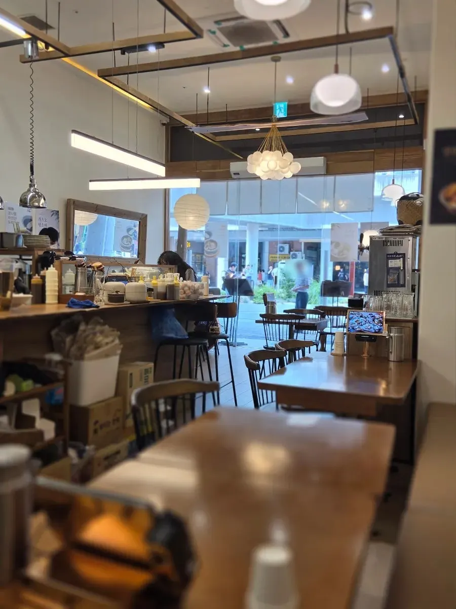 고메무이 송파문정 깔끔한 내부 좌석