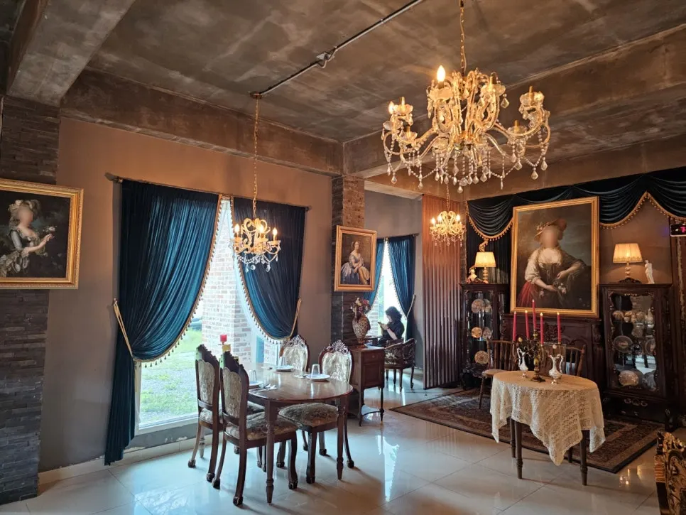 Tables and seating area at From Italy