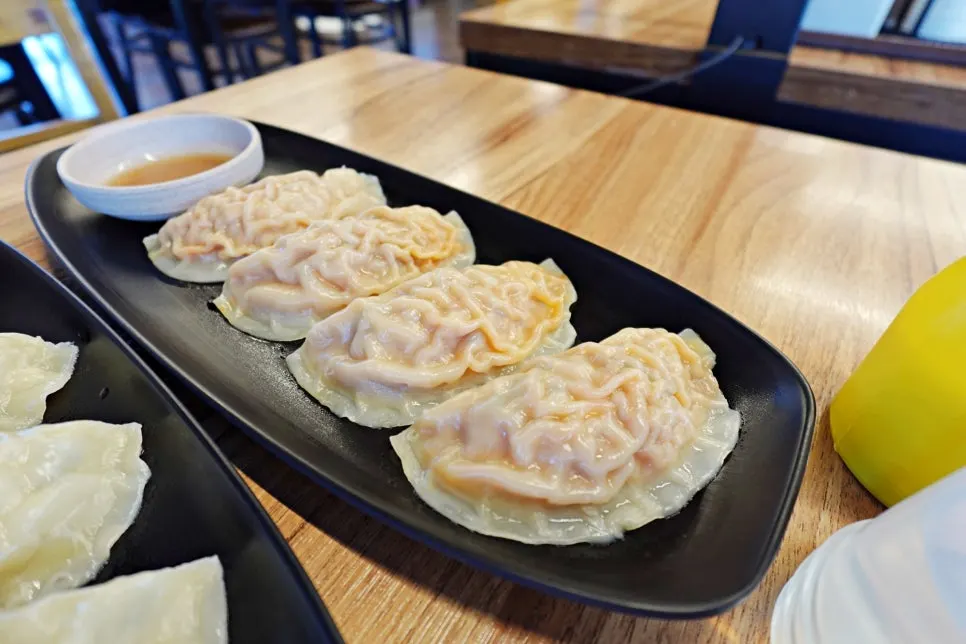 속이 꽉 찬 왕만두 단면